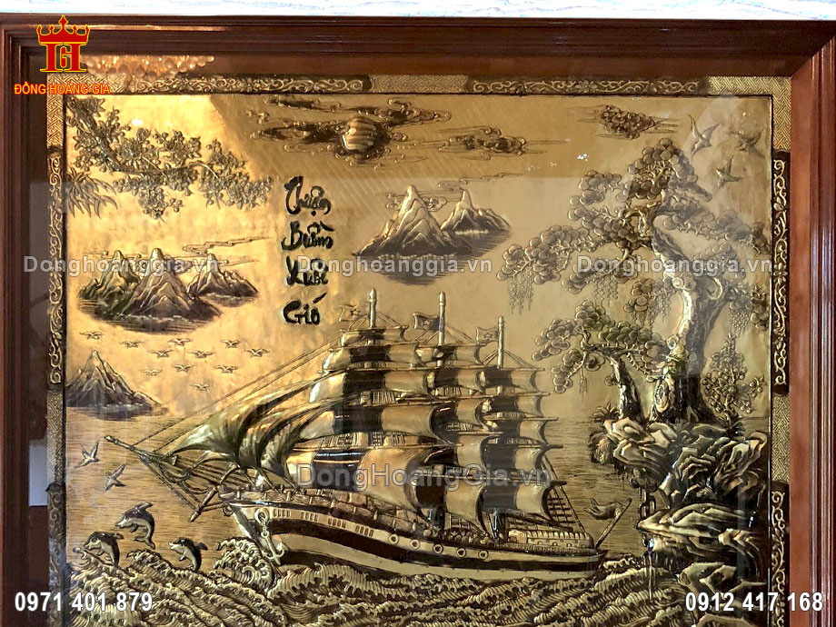 Các họa tiết được thúc nổi 3D mang đến vẻ đẹp sinh động và chân thực nhất